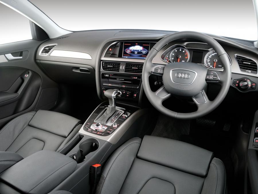 Торпедо Audi A4 1.8T Sedan (B8, 8K) 2012 года  (ZA) (фото 10 из 12)
